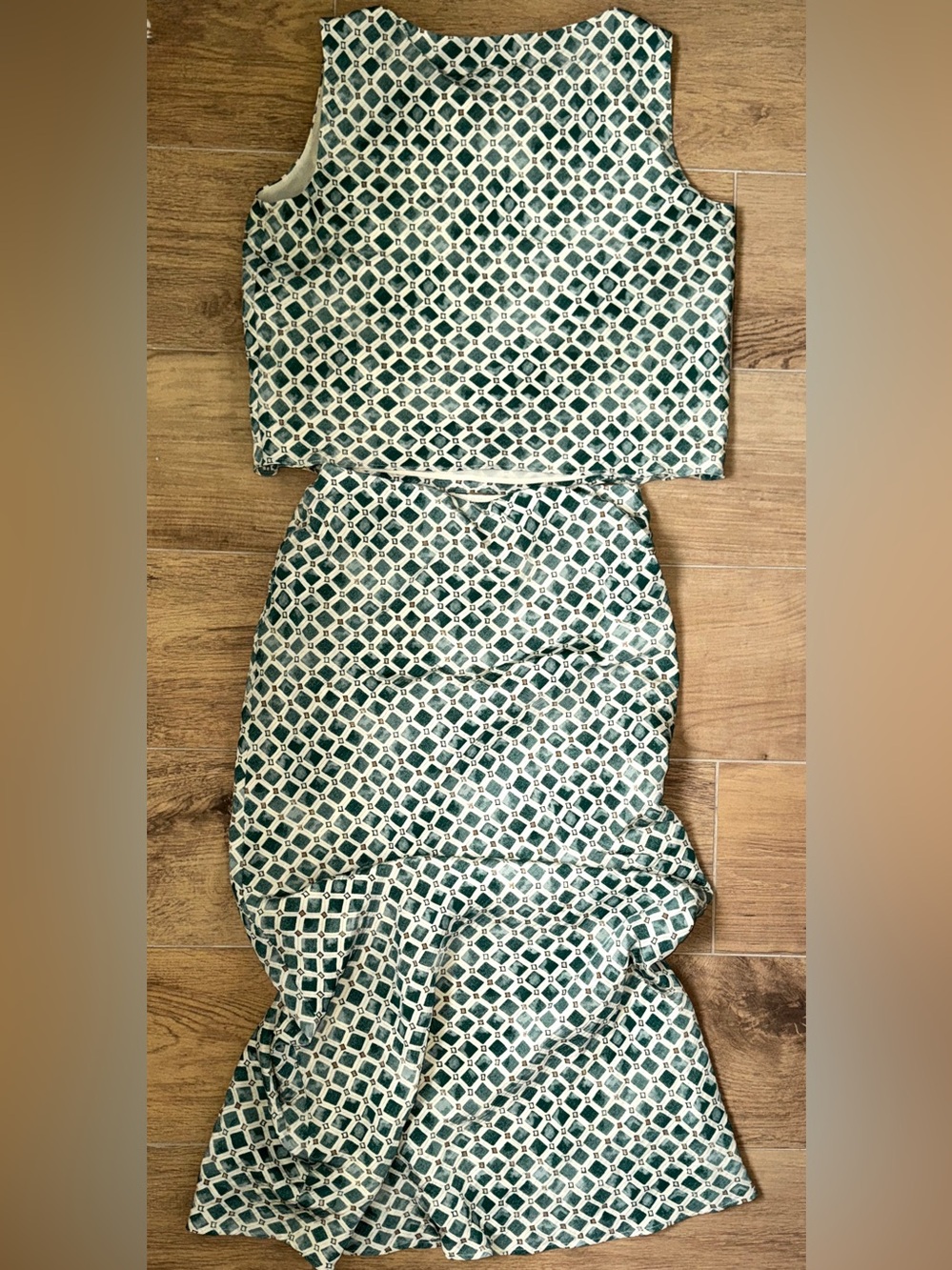 Abercrombie & Fitch Green Geometric Tile Top & Maxi Skirt Set - Picture 3 of 4